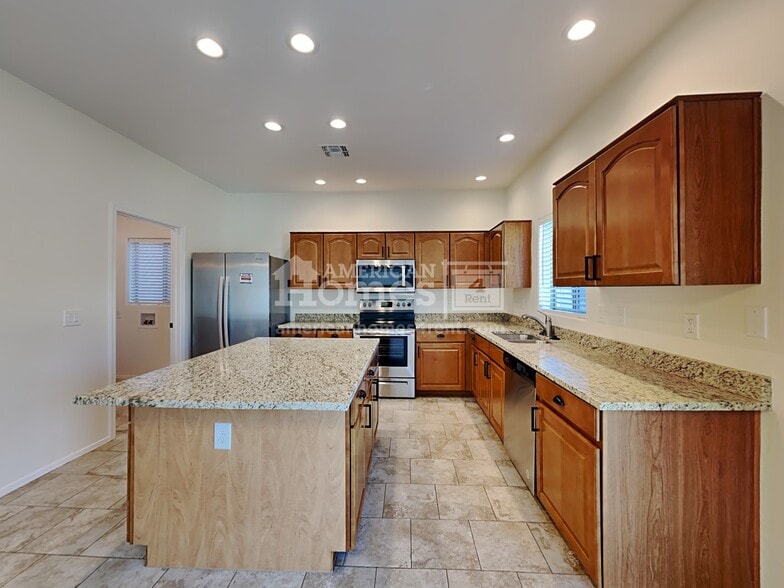 Building Photo - 17238 W Maui Ln