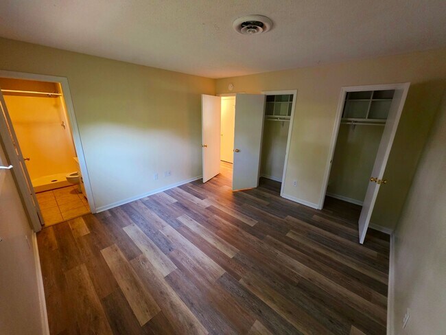 Building Photo - Nicely updated 3 bedroom, 2 bath home with 1-car garage