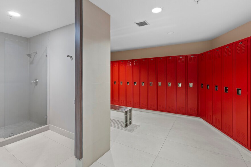 Building Photo - 848 Brickell Key Dr