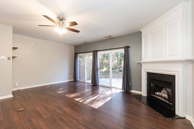 Building Photo - Beautifully Maintained Home!