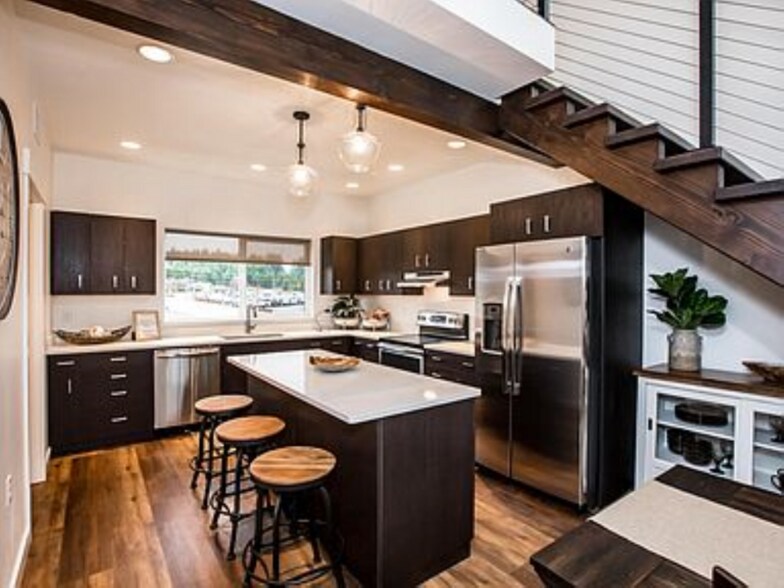 Building Photo - 264 Blackberry Loop