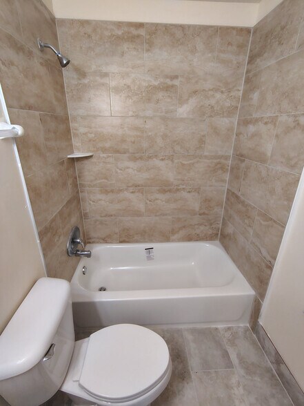 Building Photo - 2537 Chris Ct