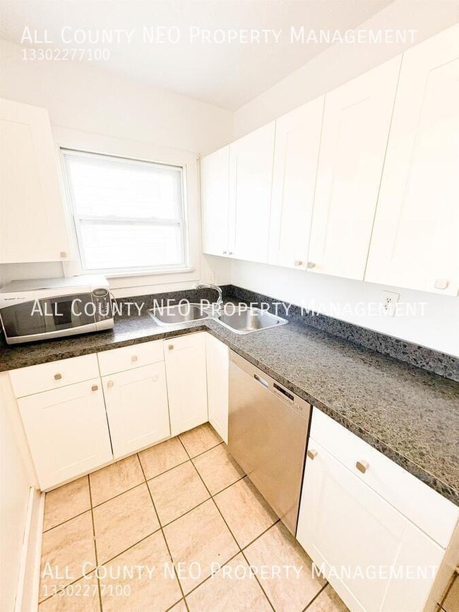 Building Photo - 1422 Elder Ave