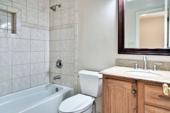 Building Photo - Updated Poquoson Home on Large Lot