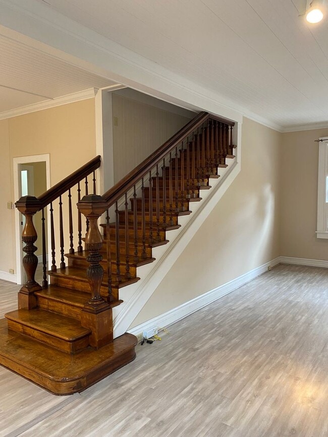 Building Photo - w2152k