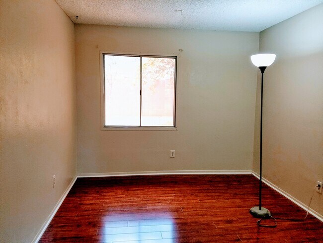 Building Photo - 4539 E Wayland Rd