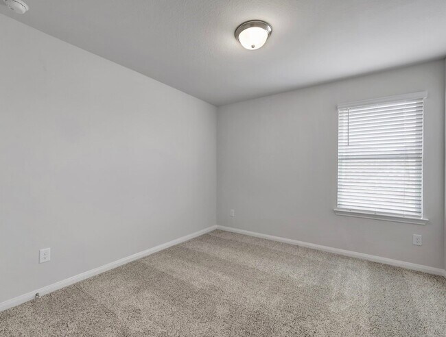 Building Photo - 6919 Ventura Dr