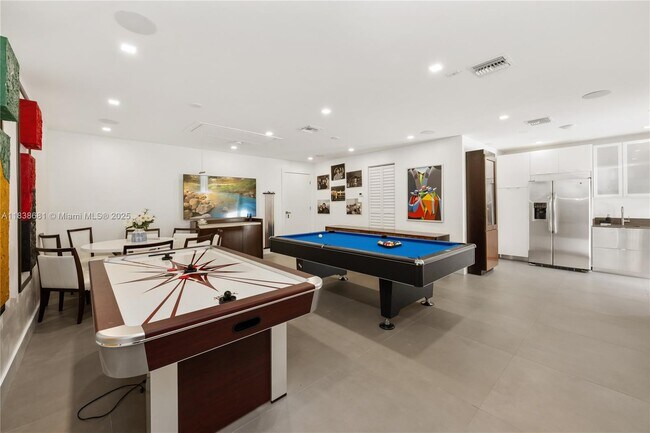 Building Photo - 9465 NW 52nd Doral Ln