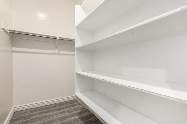 Building Photo - 1035 Carlsbad Dr