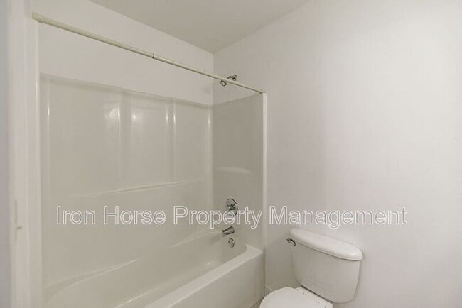 Building Photo - 205 Third Street