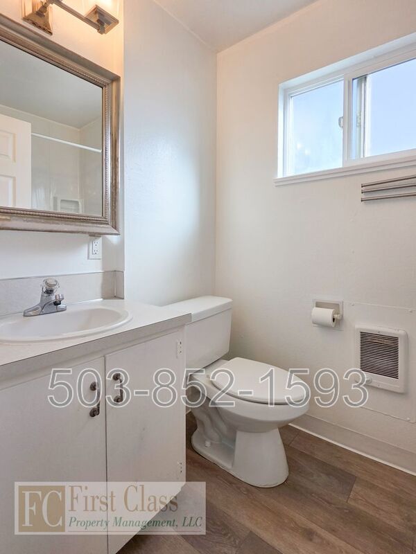 Building Photo - 12345 SW Hall Blvd