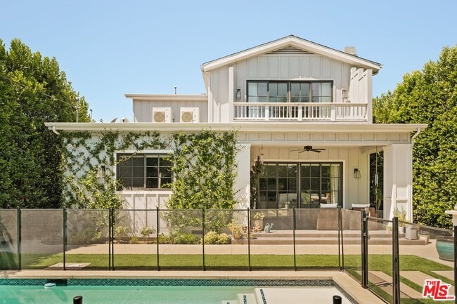 Building Photo - 4538 Camellia Ave