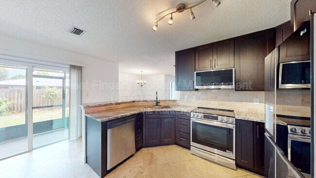 Building Photo - 111 Lobelia Rd