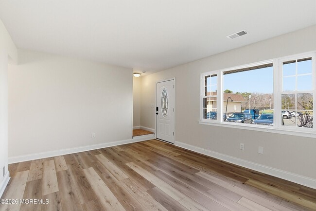 Building Photo - 40 Greenwood Loop Rd