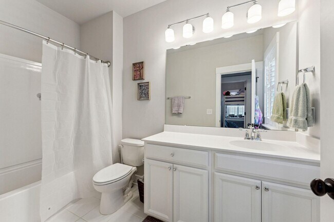 Building Photo - Well maintained home in Fleming Park - Jam...