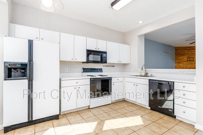 Building Photo - 6732 Cozy Ln