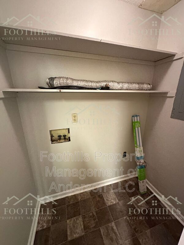 Building Photo - 119 Woodland Dr