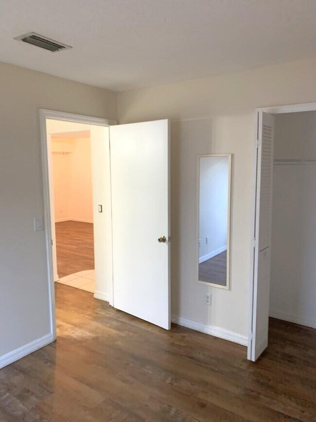 Building Photo - 3520 Egret Dr
