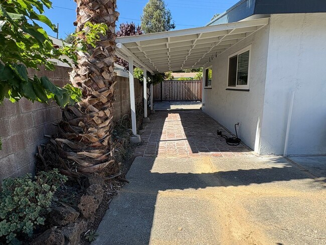 Building Photo - 2302 La Salle Dr