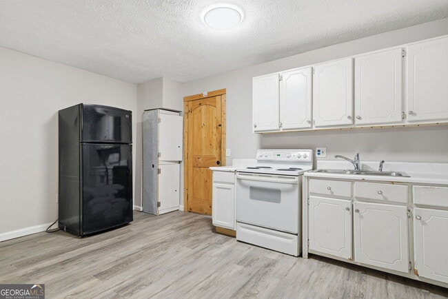 Building Photo - 212 Chandler St