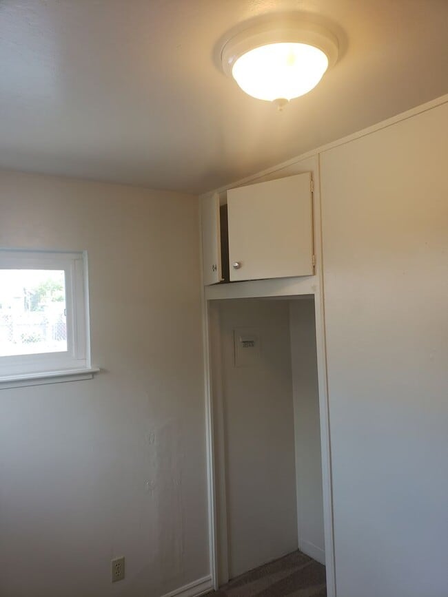 Building Photo - 940o