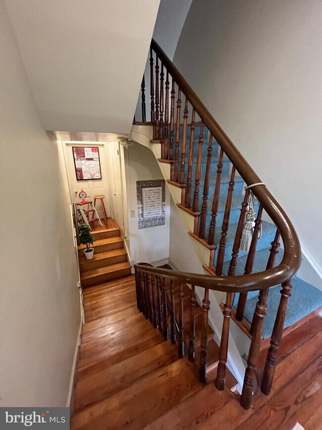 Building Photo - 509 S Market St