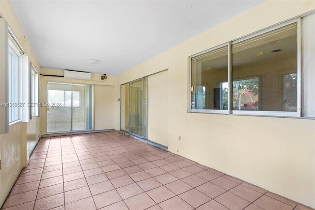 Building Photo - 12905 NE 4th Ave