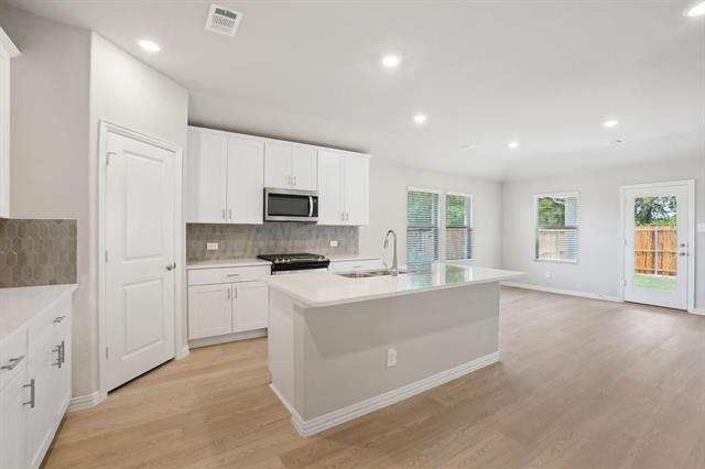 Primary Photo - 2204 Dunbar Dr