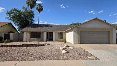 Building Photo - 2250 W Rockwell Dr