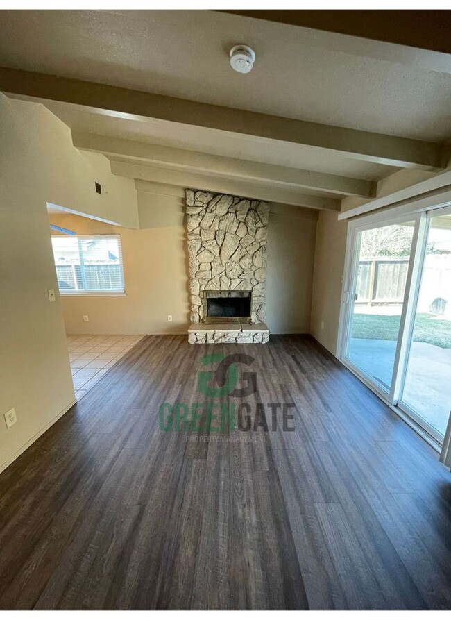 Building Photo - Charming 3 Bedroom 2 Bath Modesto home ava...