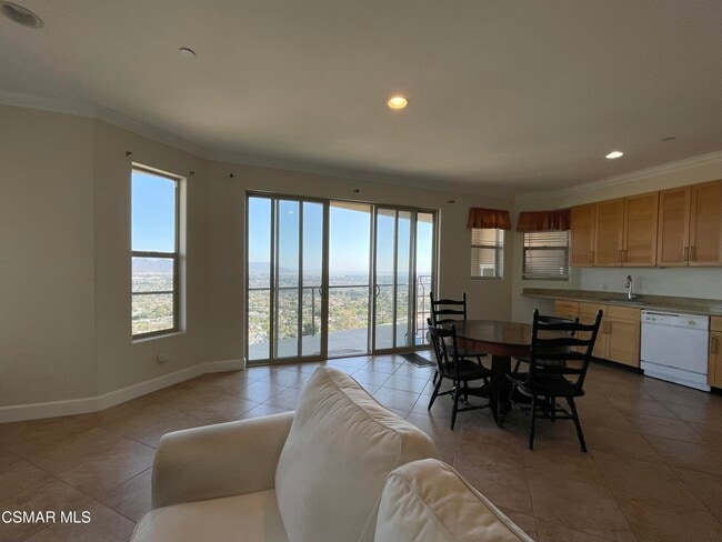 Building Photo - 660 Ocean View Dr