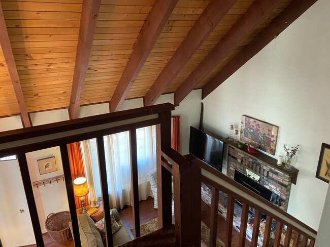 Building Photo - Seasonal Furnished or Long Term rental