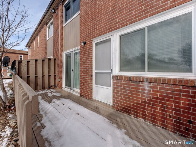 Building Photo - 275 Pierremount Ave