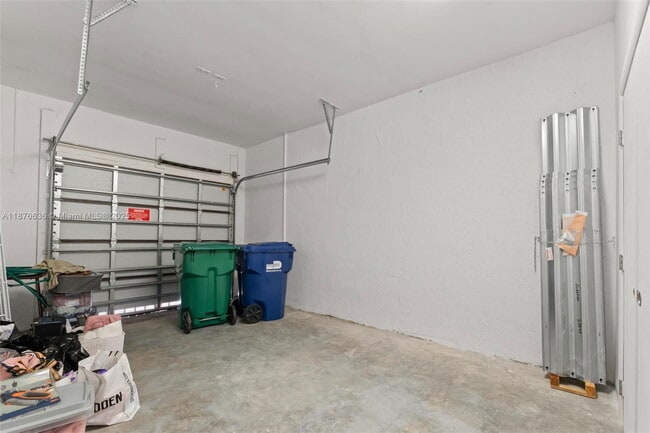 Building Photo - 403 NE 212th St