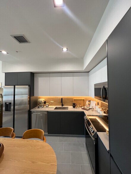 Building Photo - 160 NW 27th St