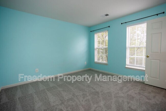 Building Photo - 6004 Abernethy Ln