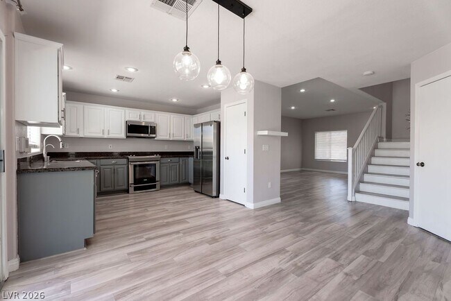 Building Photo - 1109 Devon Downs Ave