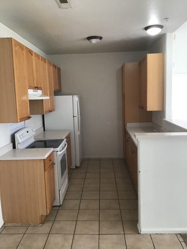 Building Photo - Large 2 bed, 2 bath condo for rent near Anschutz Medical Center