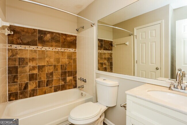 Building Photo - 2400 Boone Pl