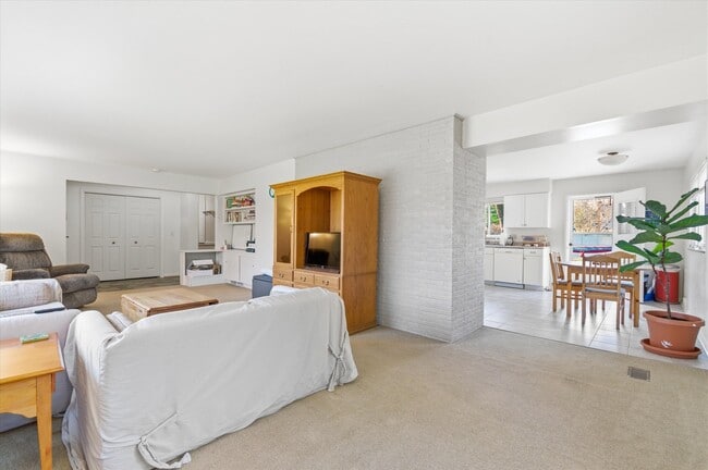 Building Photo - 2220 E Stadium Blvd