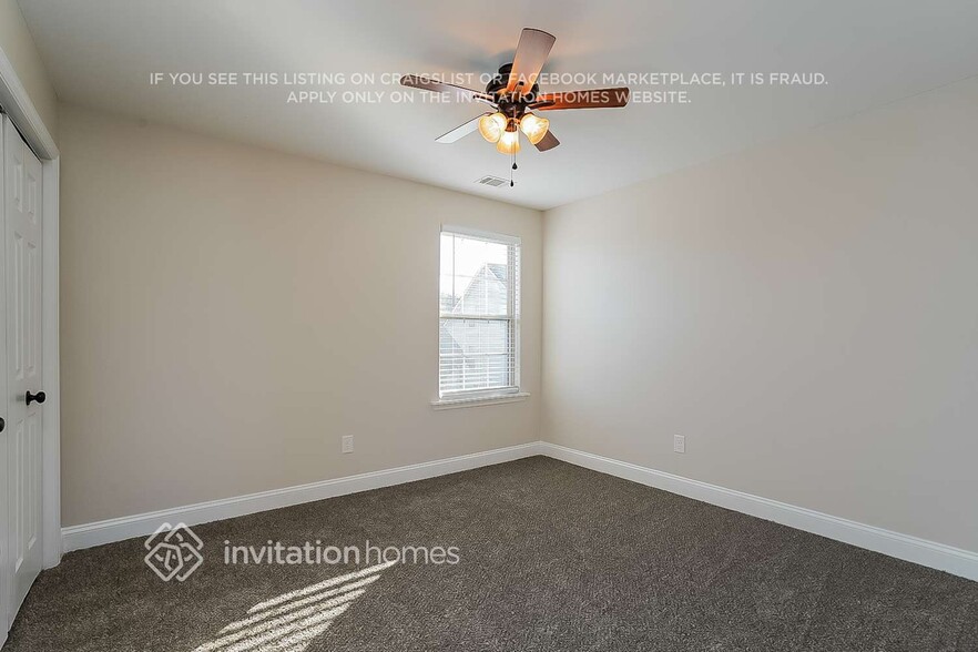 Building Photo - 725 Maylene Dr