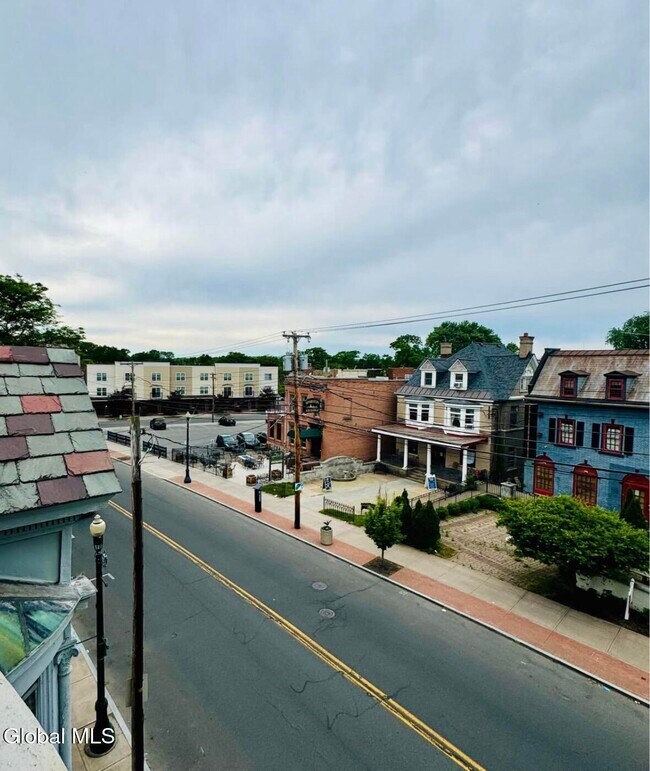 Building Photo - 612 Union St