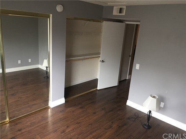 Building Photo - 2568 Avenida Del Vista