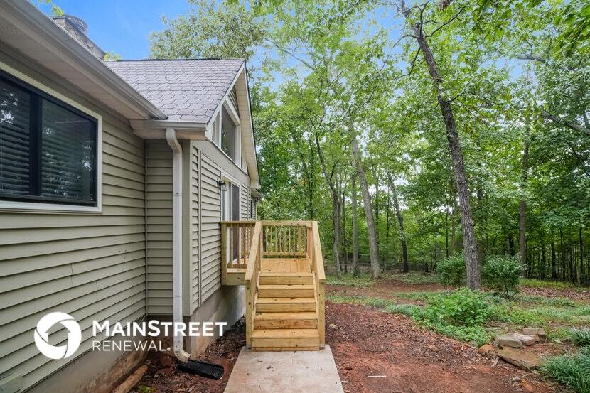 Building Photo - 153 Trickum Hills Dr