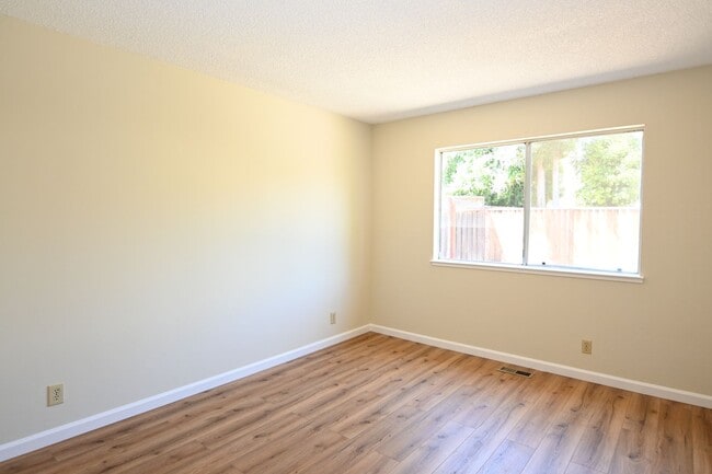 Building Photo - 1181 Casa Marcia Pl