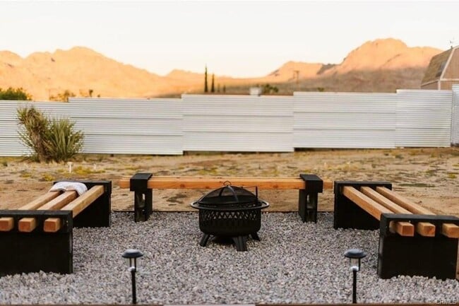 Building Photo - Home in Friendly Hills Neighborhood