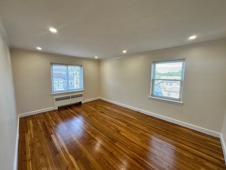 Building Photo - 186 Summit Ave