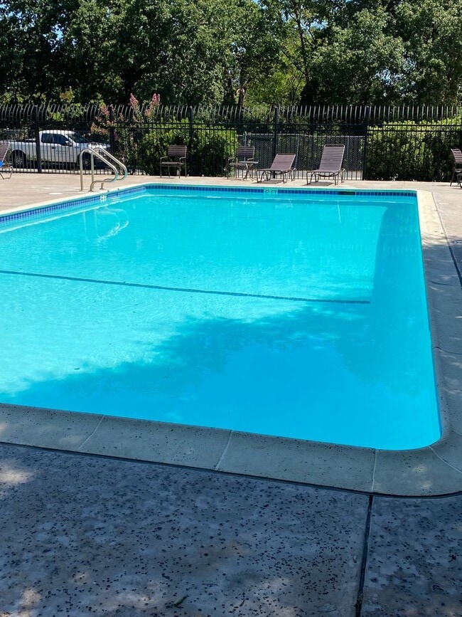 Building Photo - Pleasanton Laguna Vista 2 Bed / 1 bath, updated kitchen & bathroom, Two Year Lease required, Comm...