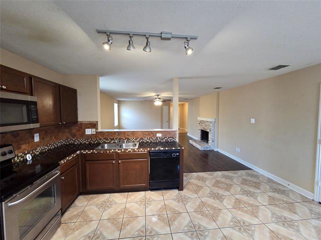 Building Photo - 8409 Cotton Valley Ln