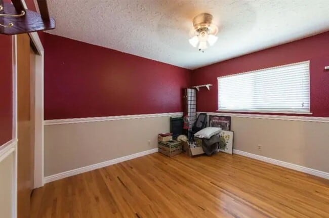 Building Photo - 4014 E Fedora Ave